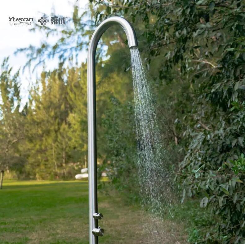 Outdoor swimming pool shower column: a new benchmark for optimizing resource allocation and improving bathing experience